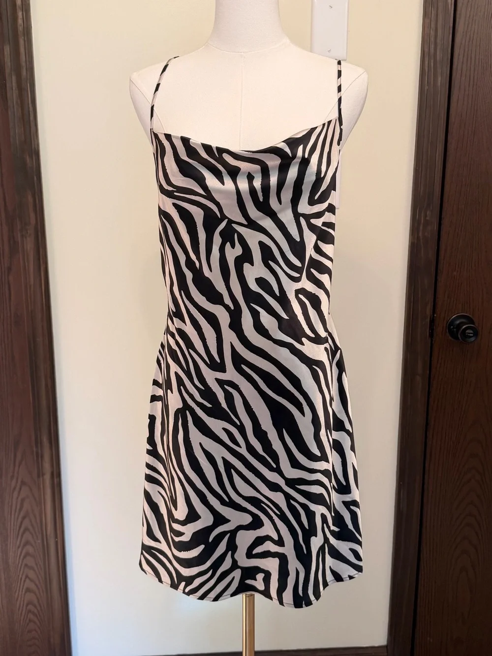chiffon sleeve black dress Ever-Pretty Women's Fall Long Sleeves Formal Mother of the Bride Dresses Size:9T color-deep-blue it's the 𝕙𝕠𝕥 𝕡𝕚𝕟𝕜 Floaty chiffon fabric creates